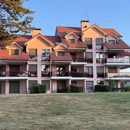 Apartmán Acces Direct Au - Parc Privatif